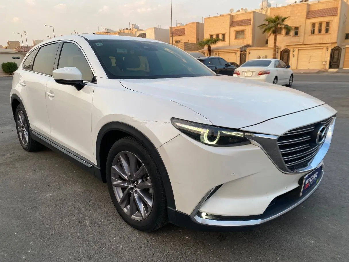 Car image 3