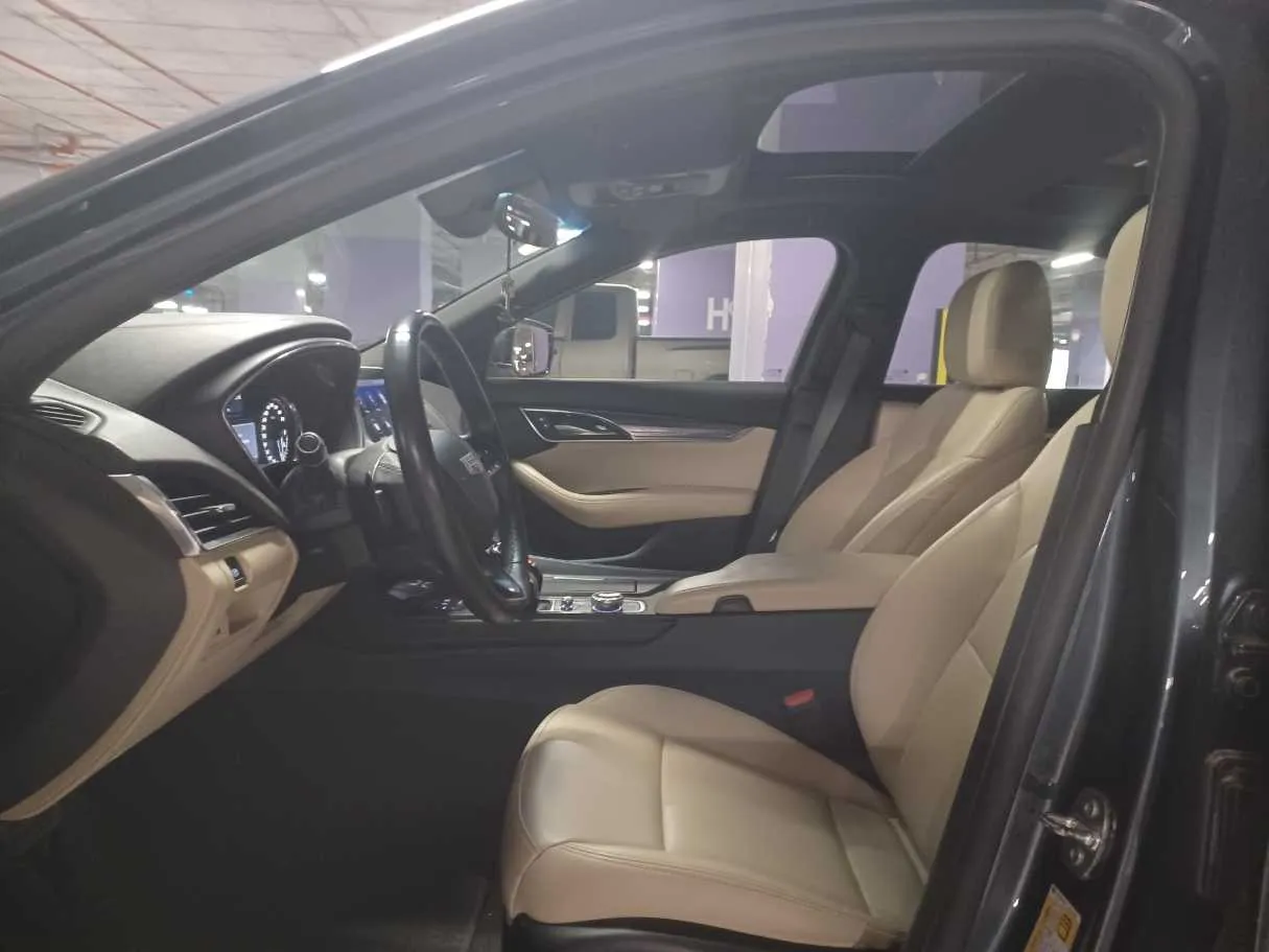 Car image 13