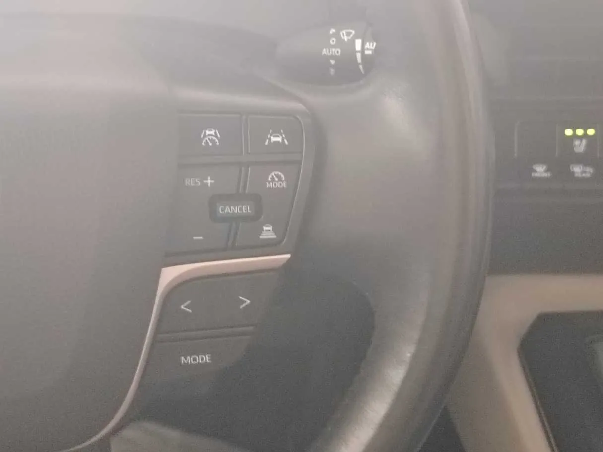 Car image 29