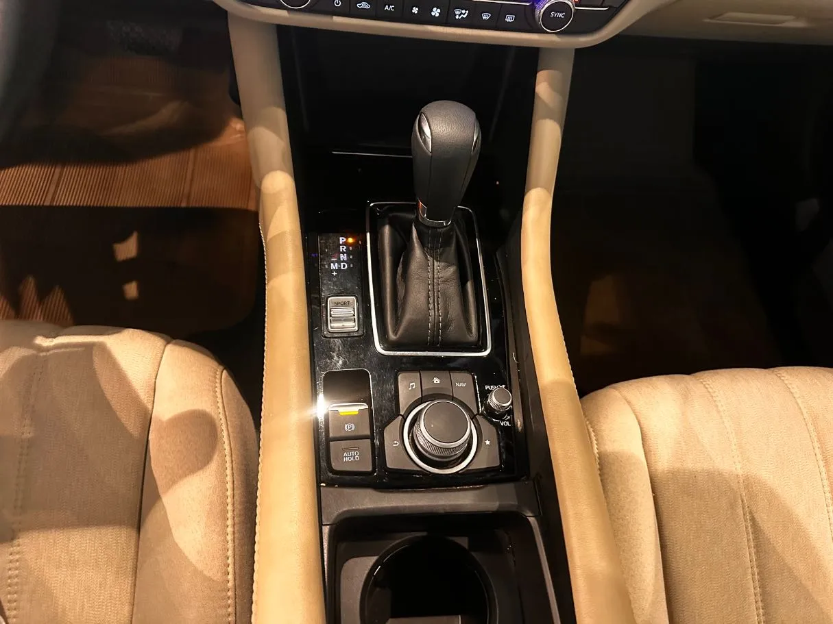 Car image 15