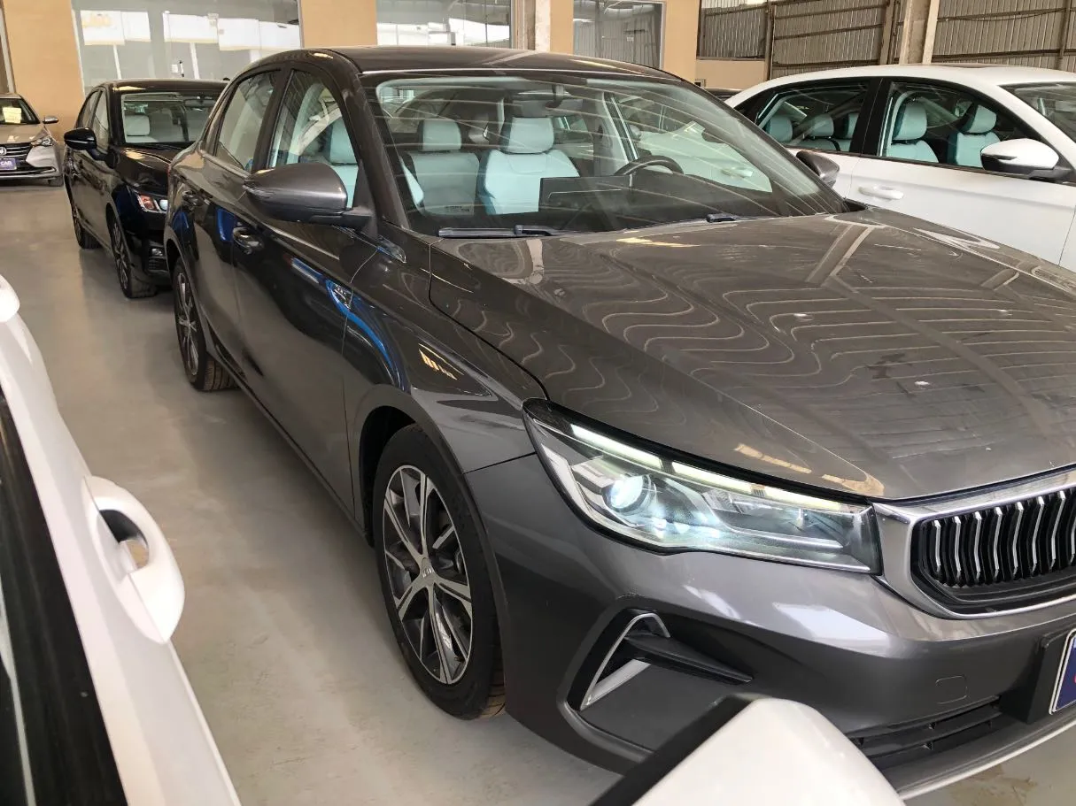 Car image 3