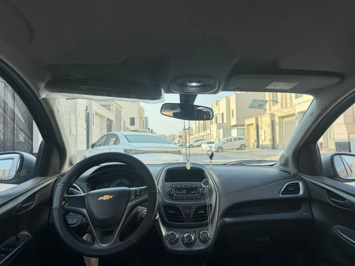 Car image 14
