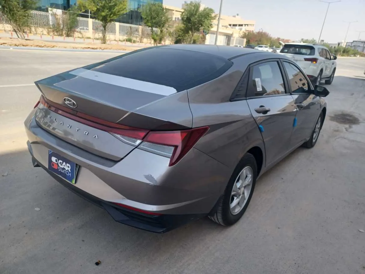 Car image 5