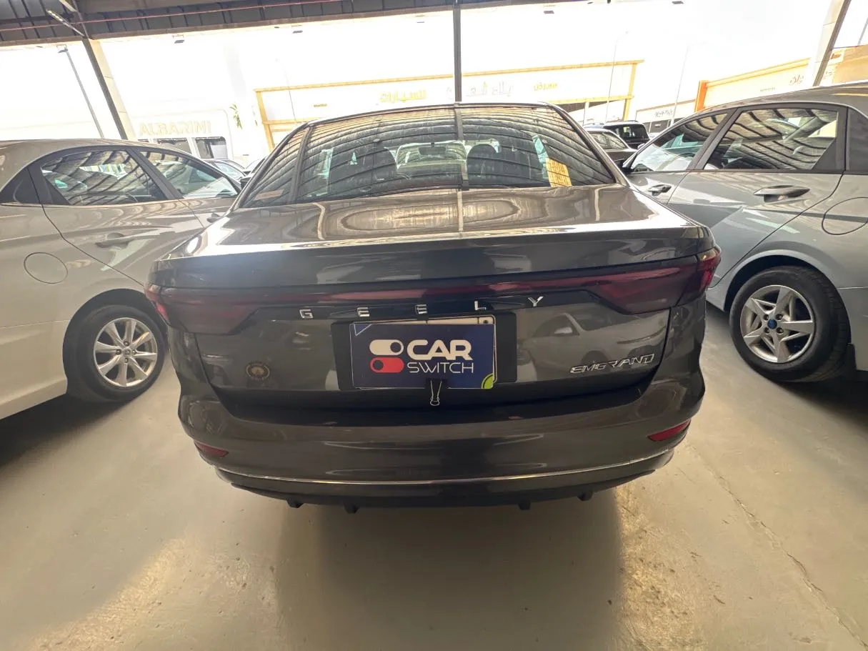 Car image 5