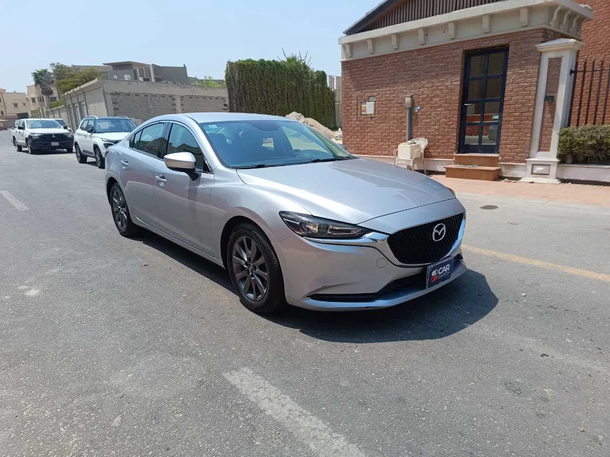 Car image 3