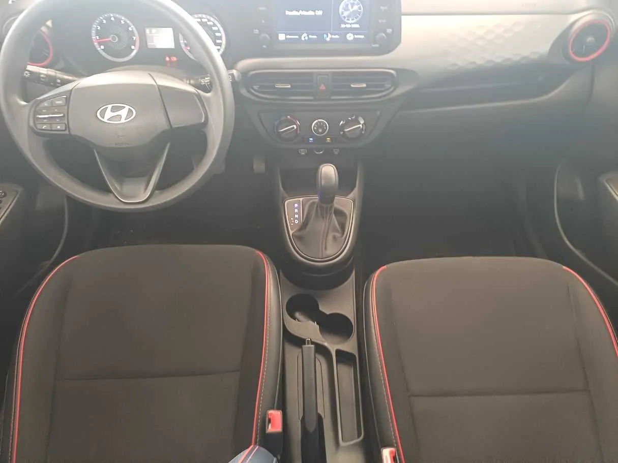 Car image 16