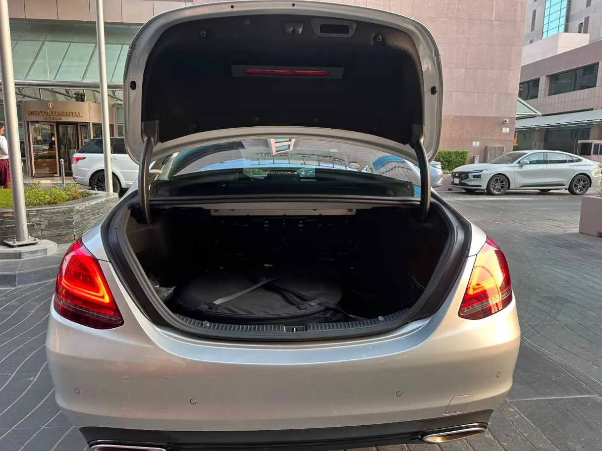 Car image 37
