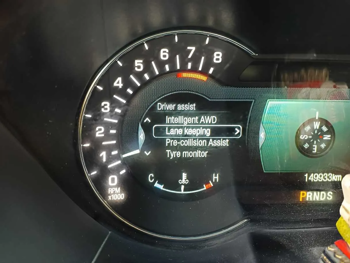 Car image 24