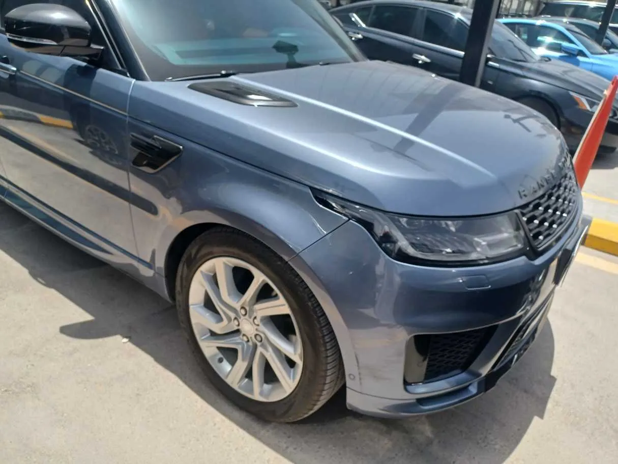 Car image 3