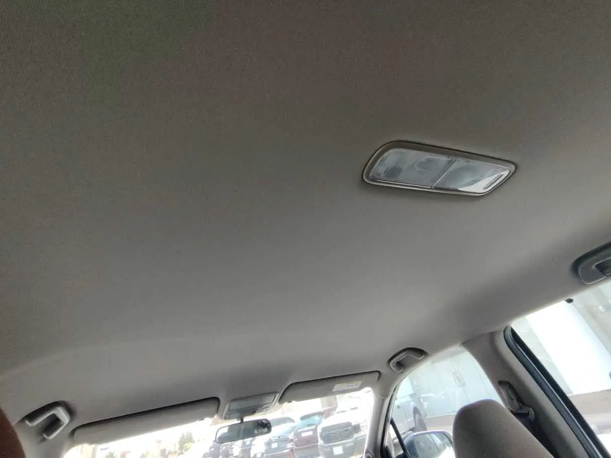 Car image 27