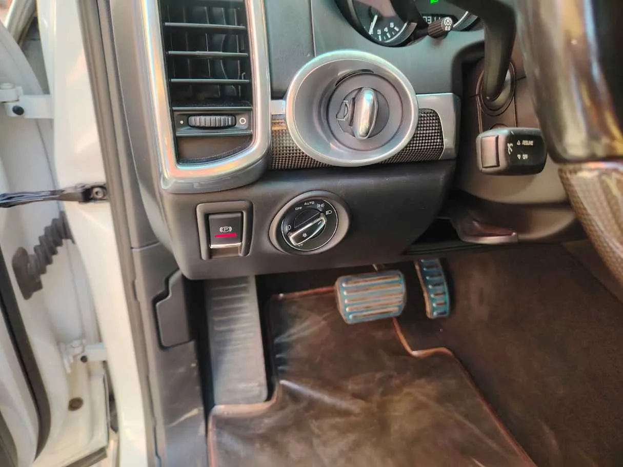 Car image 39