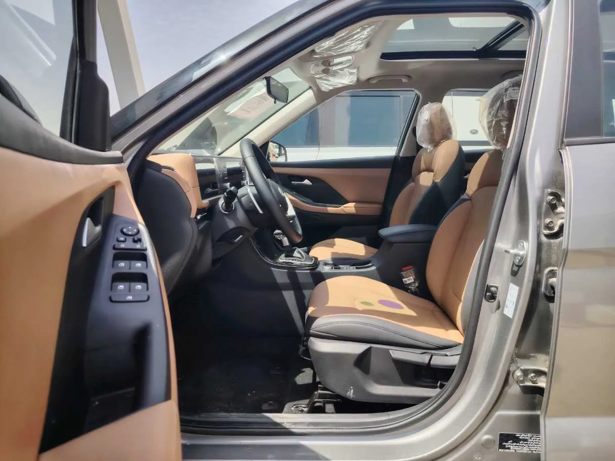 Car image 13