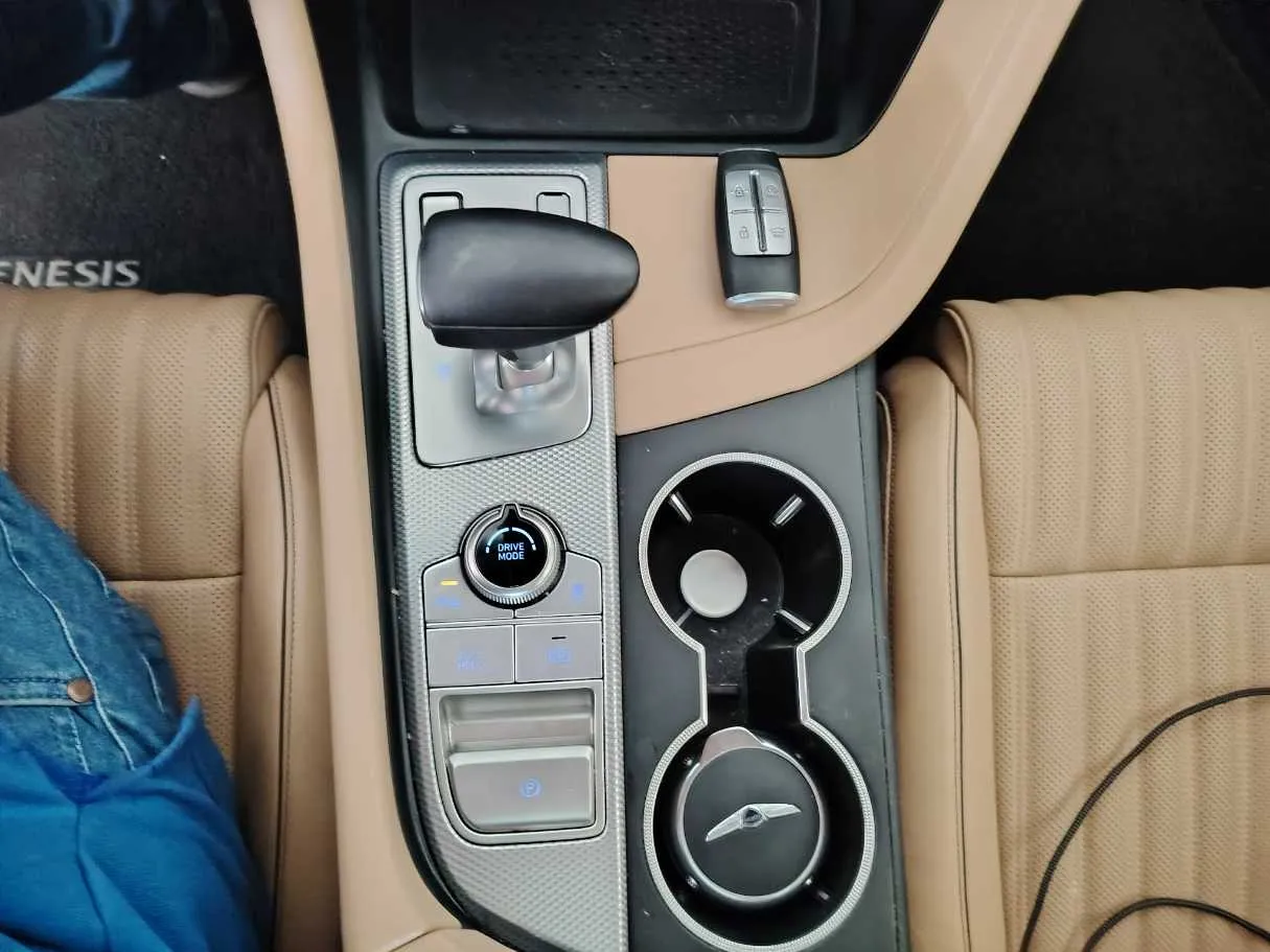 Car image 22