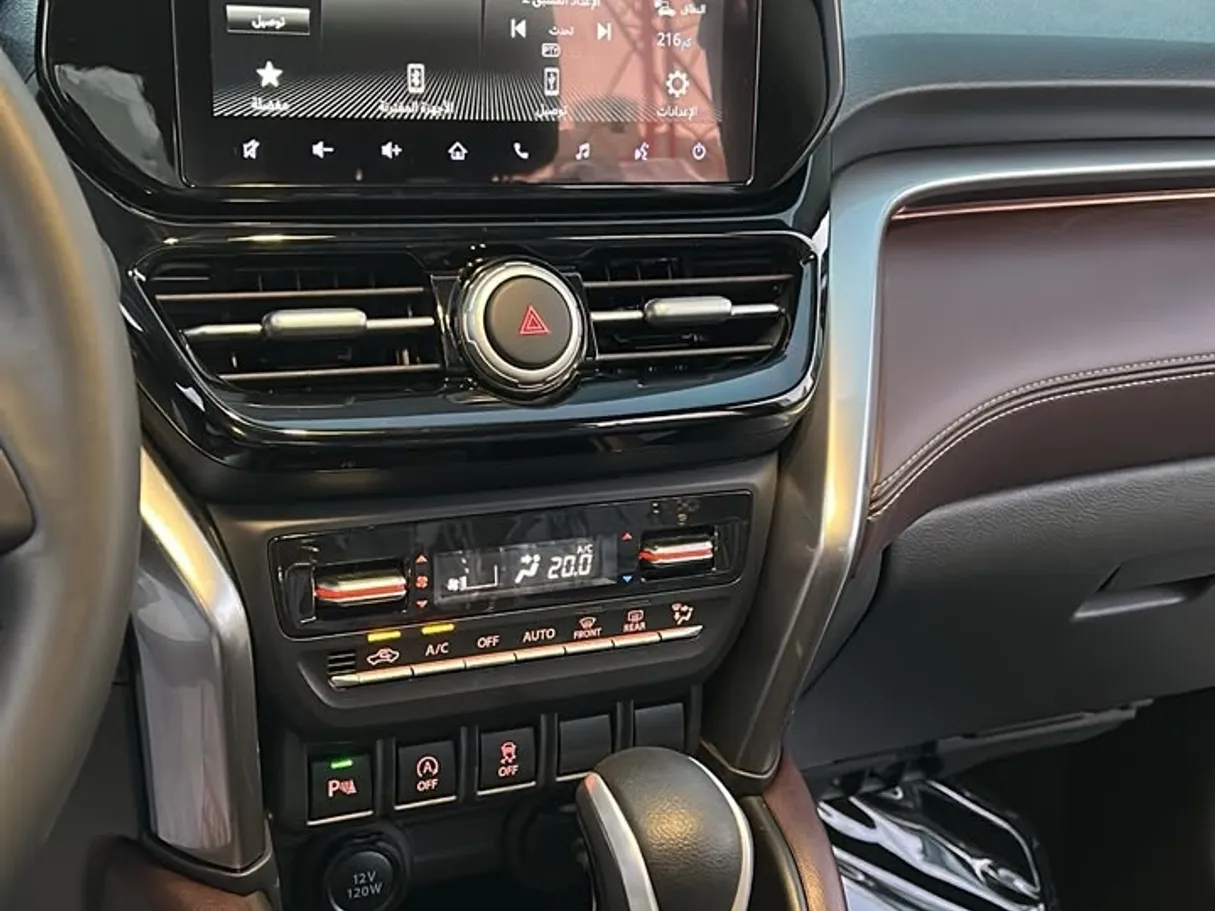 Car image 12