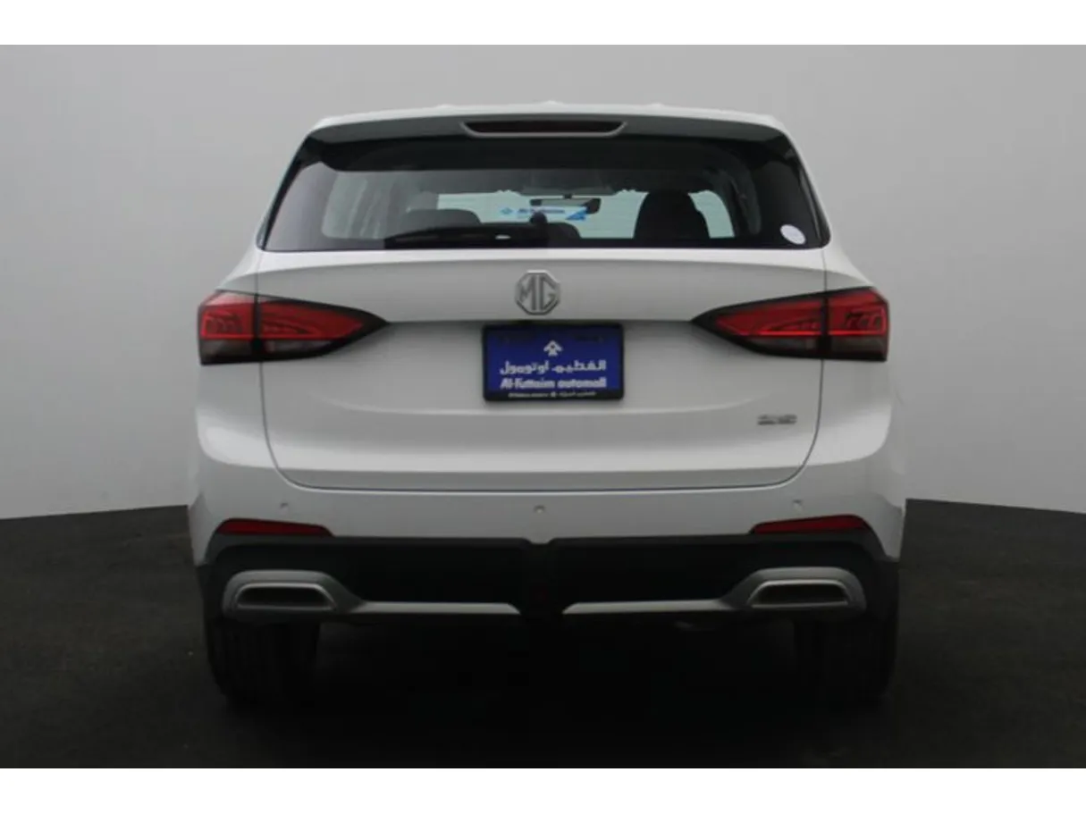 Car image 12