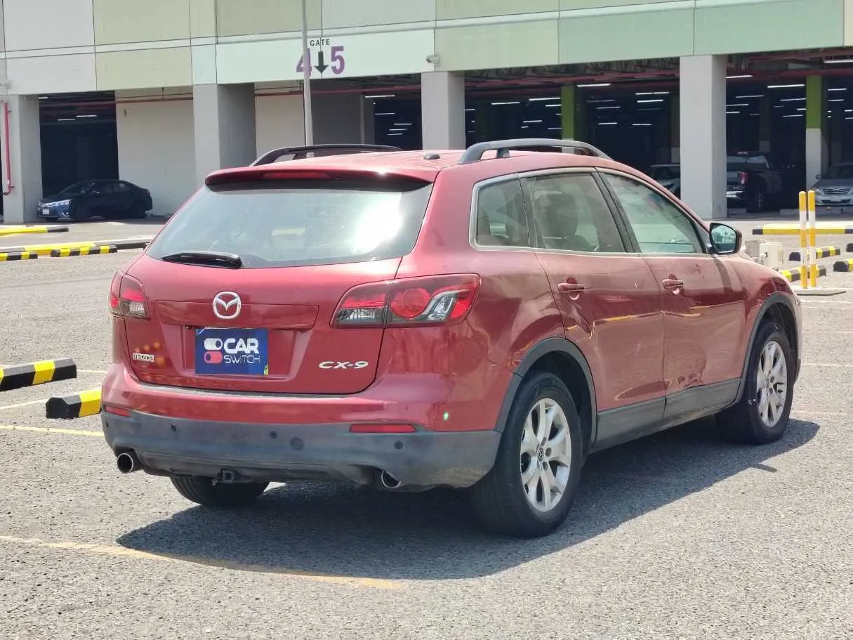 Car image 5