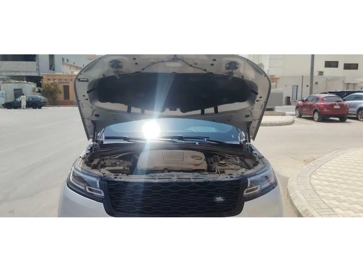 Car image 30