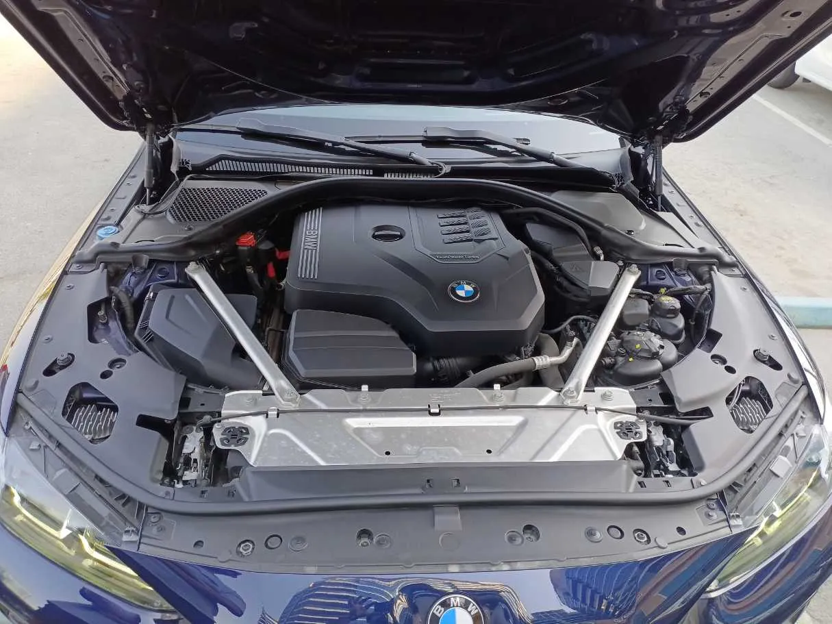 Car image 30