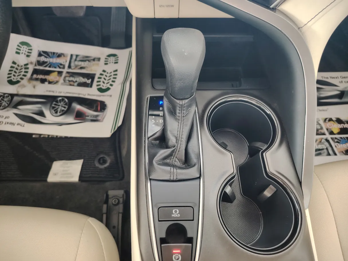 Car image 21