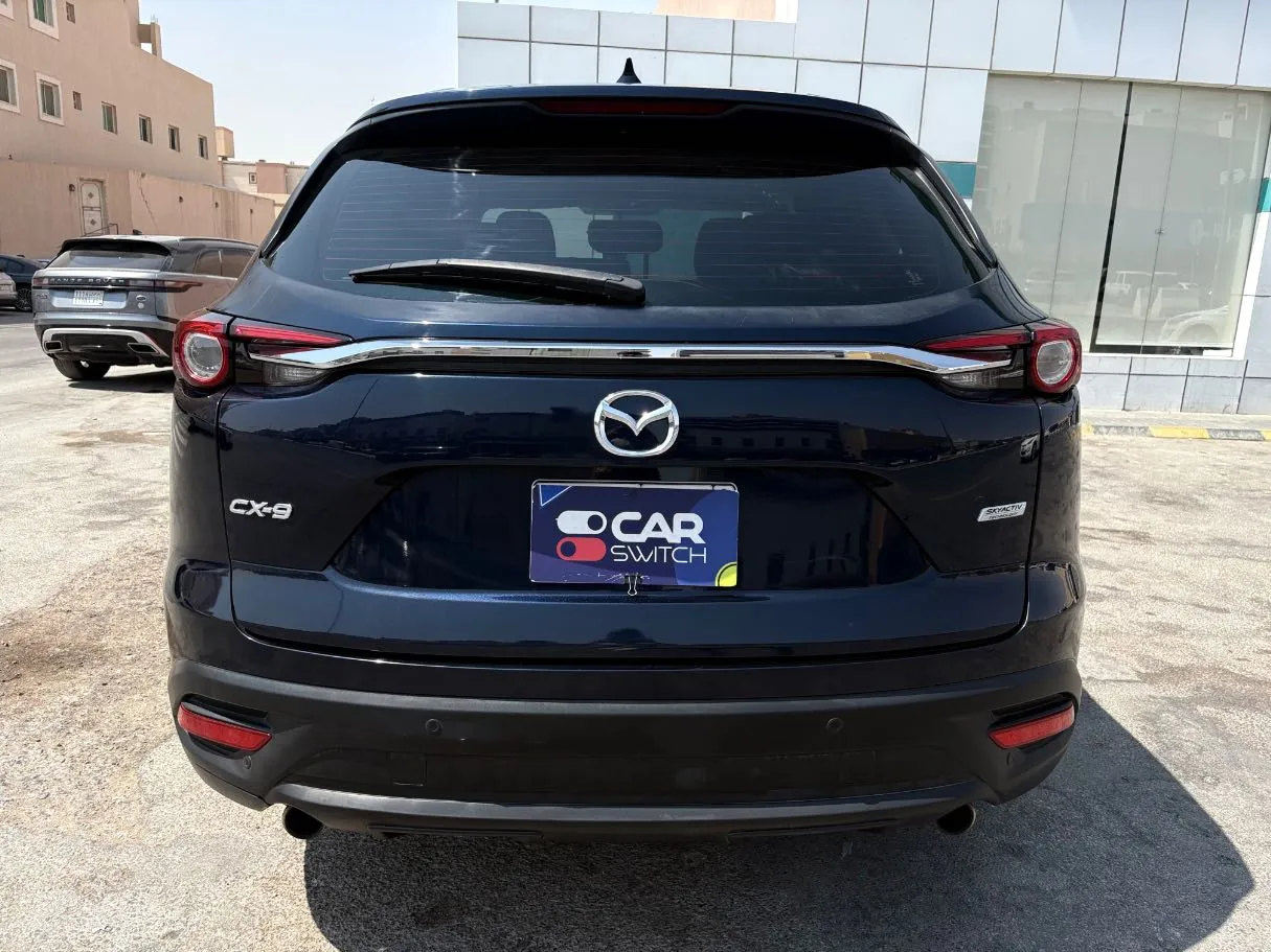 Car image 6