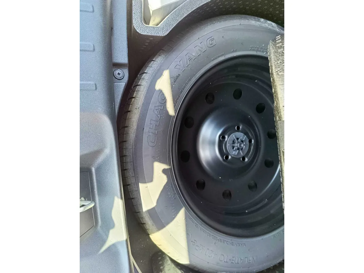 Car image 38