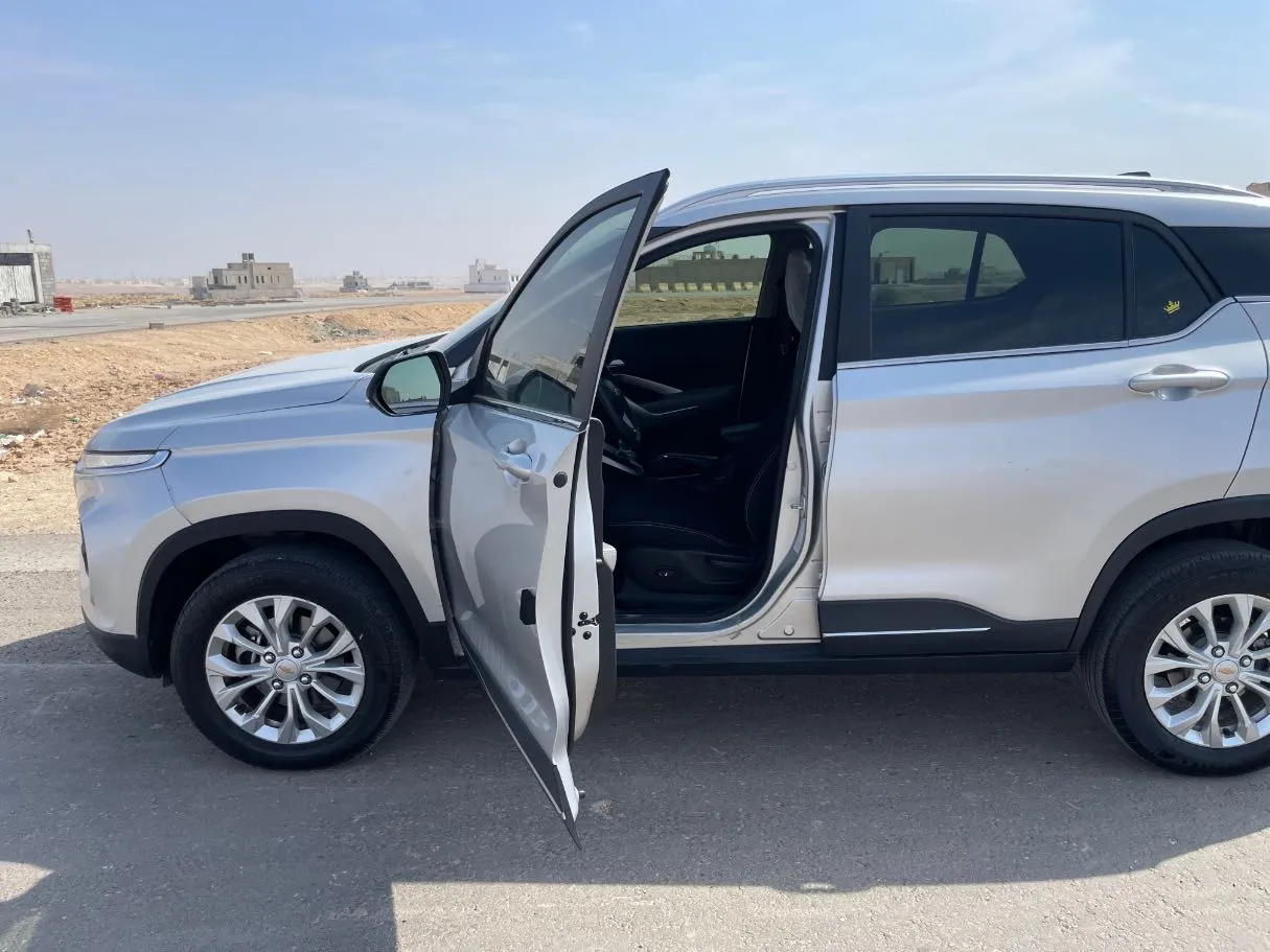 Car image 11