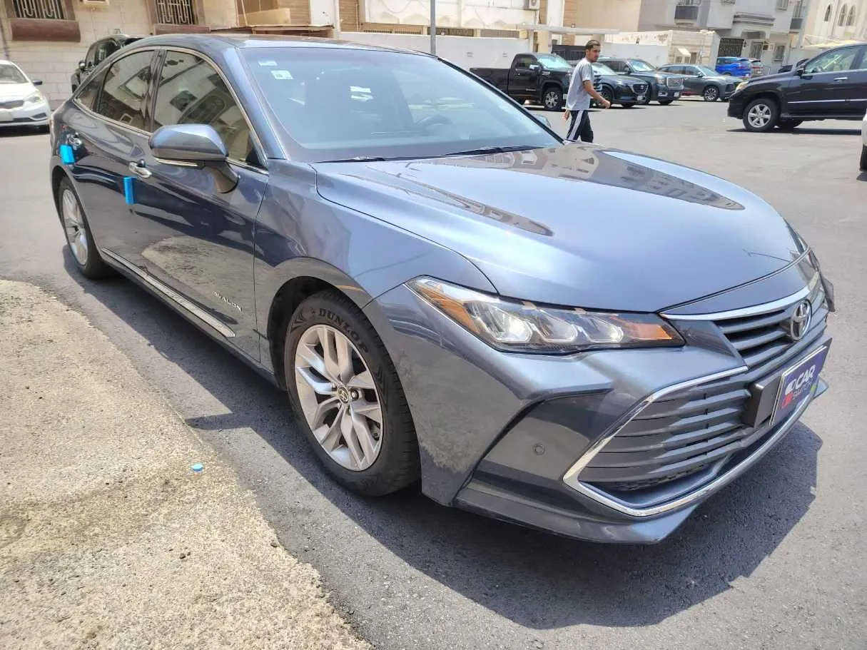 Car image 3