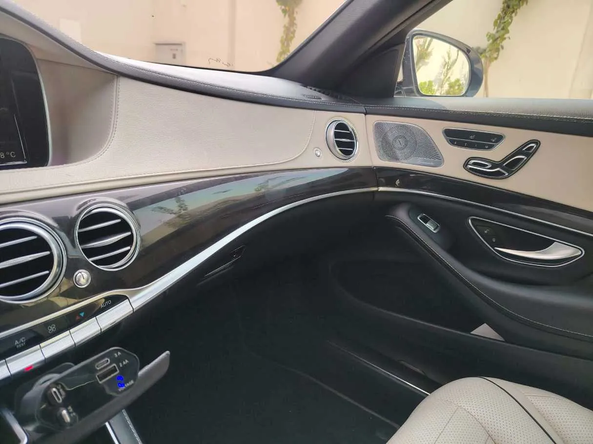 Car image 40