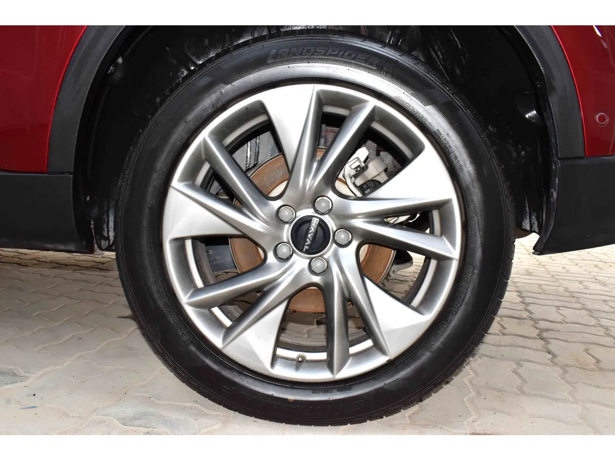 Car image 13