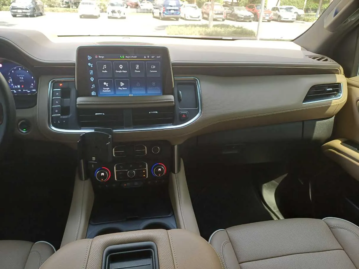 Car image 13