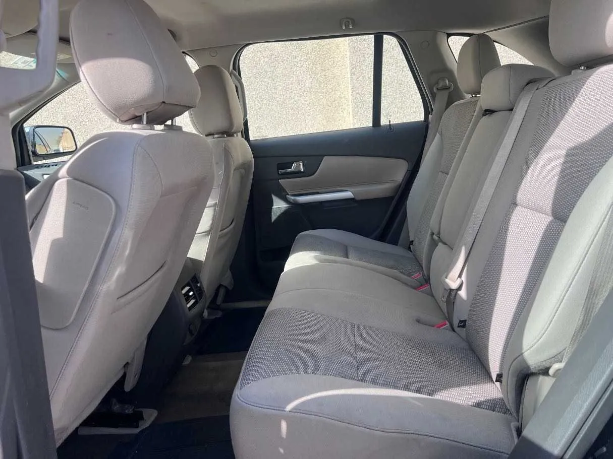 Car image 13