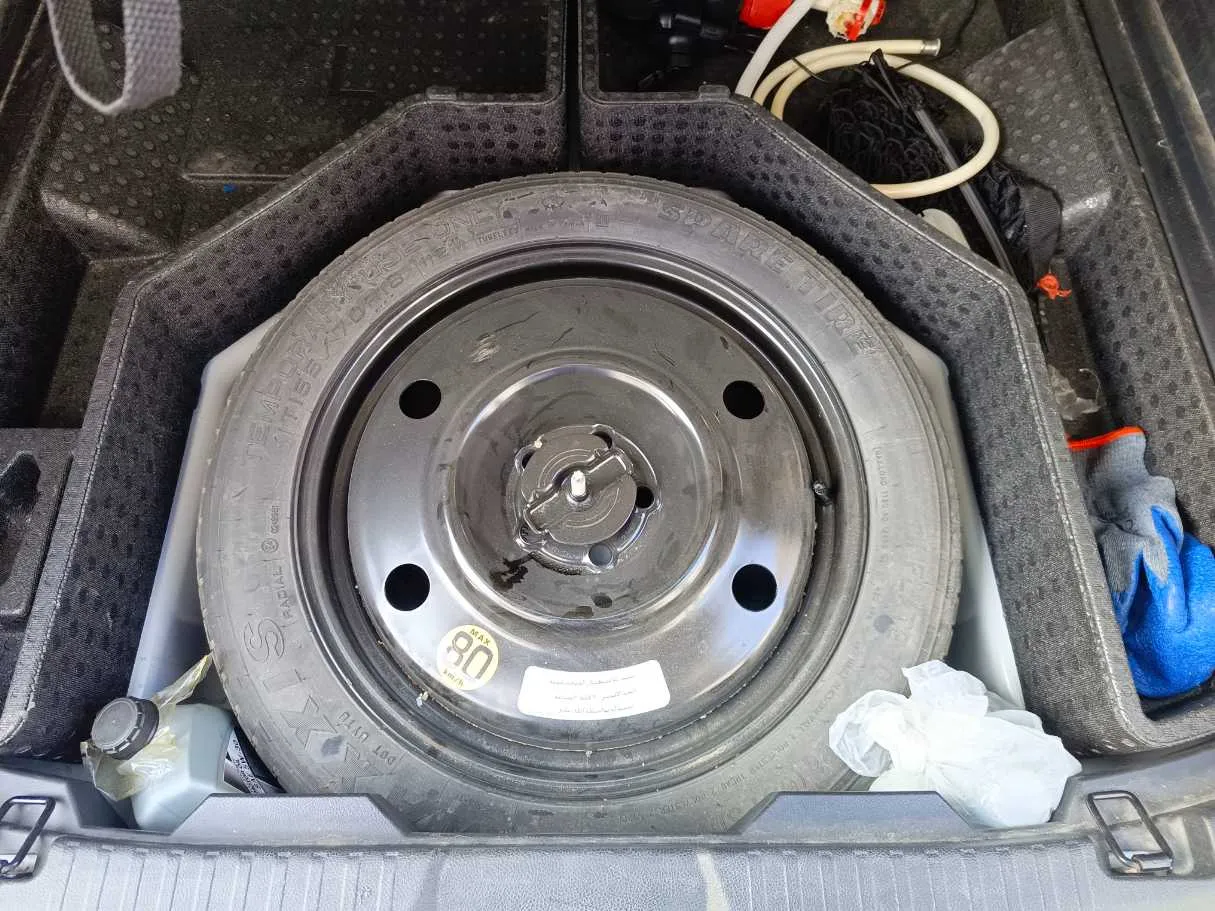 Car image 35