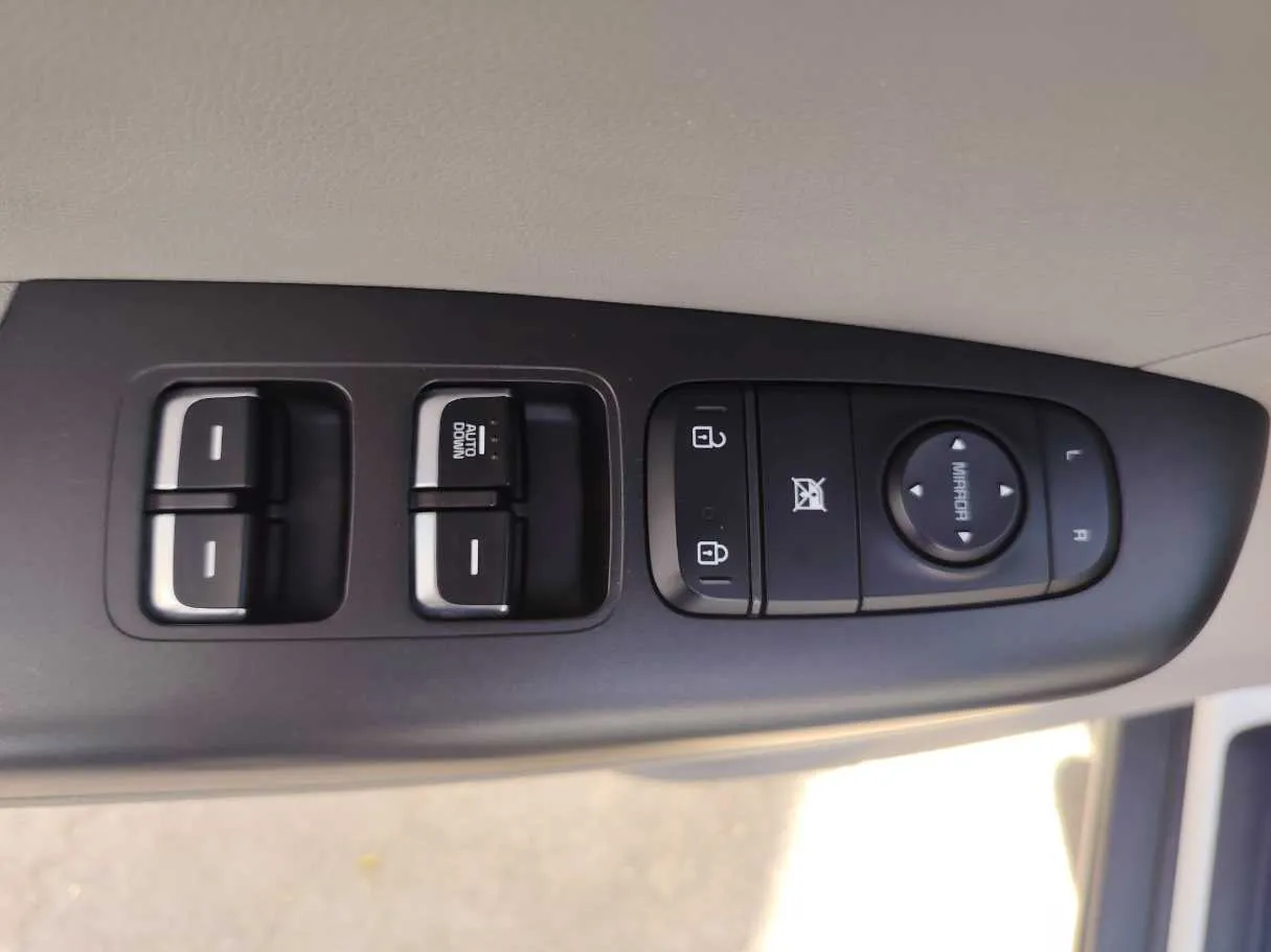 Car image 31