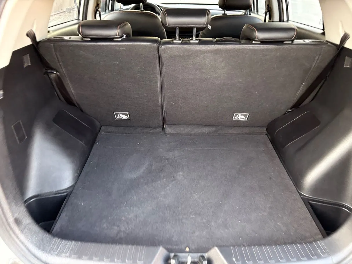 Car image 26
