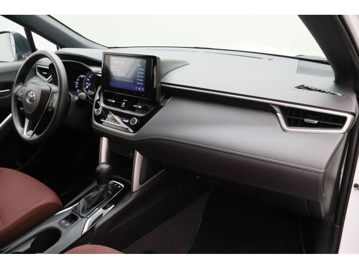 Car image 10