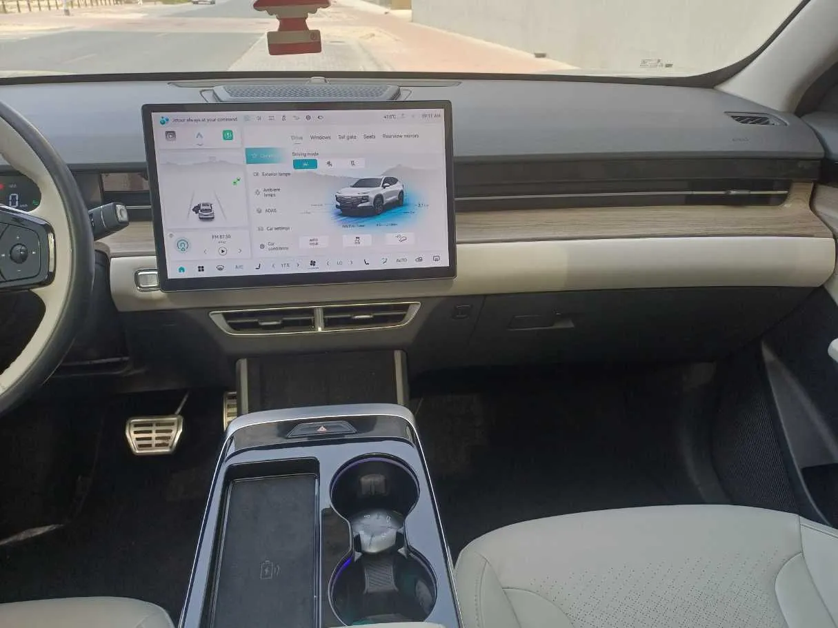 Car image 15