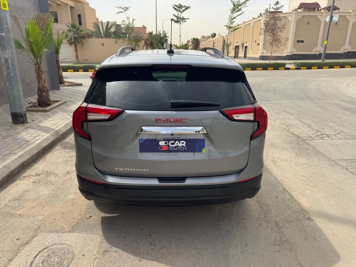 Car image 6