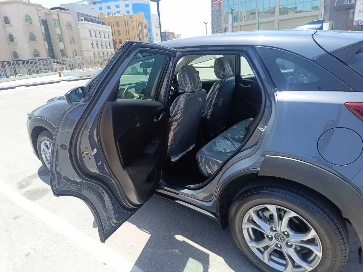 Car image 17