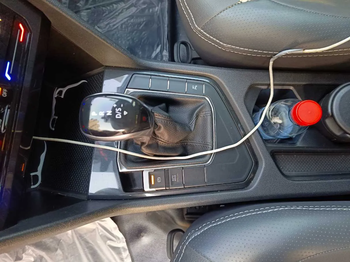 Car image 20
