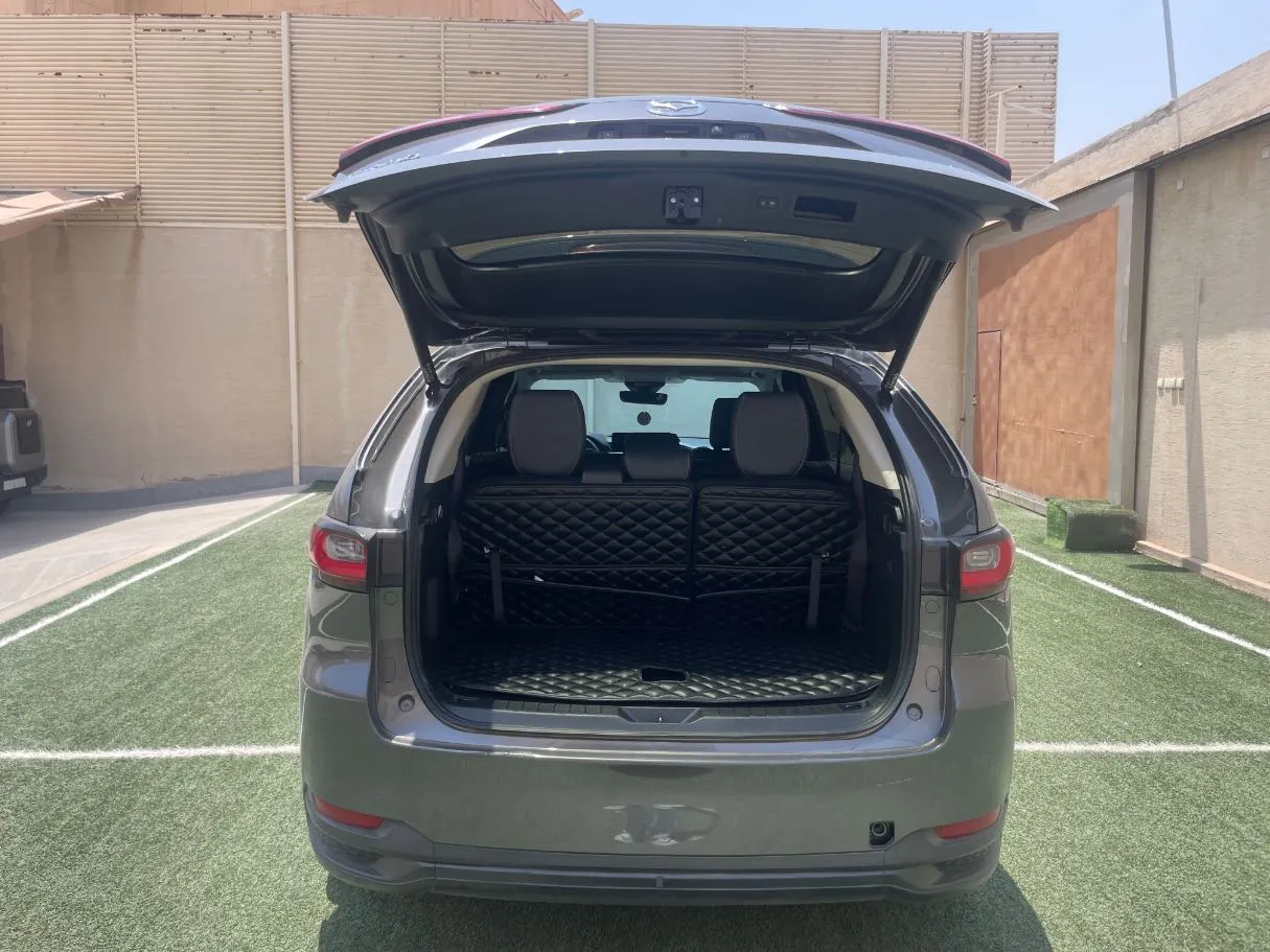 Car image 21