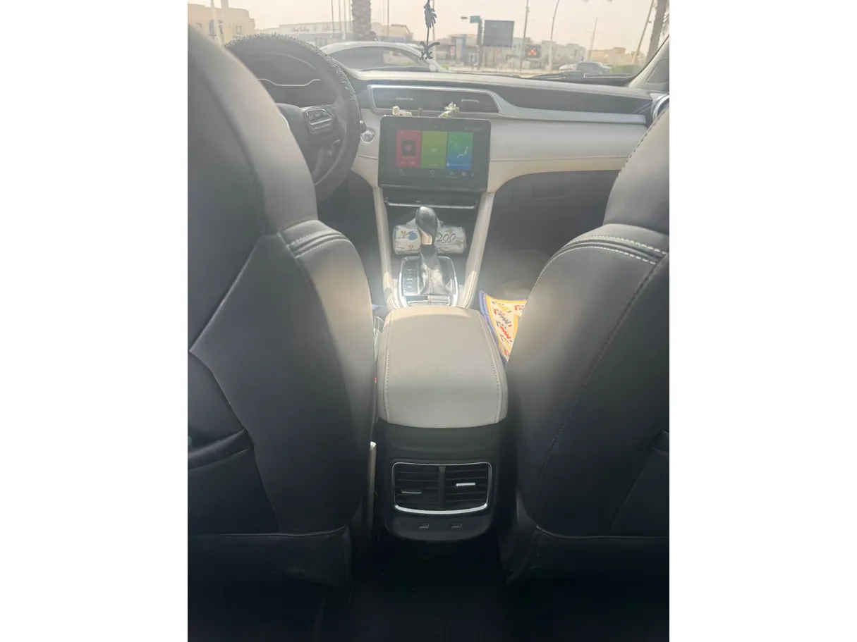 Car image 21