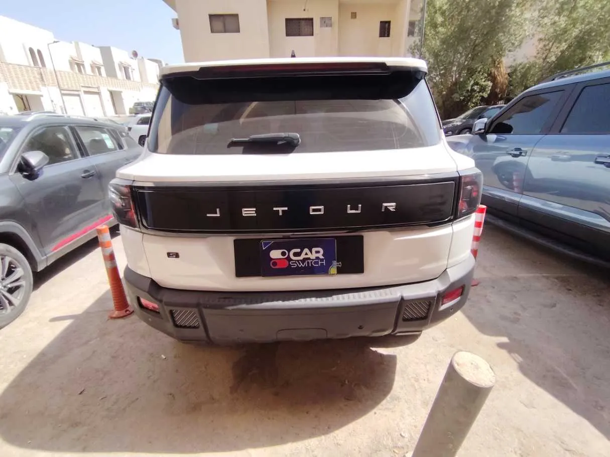 Car image 5