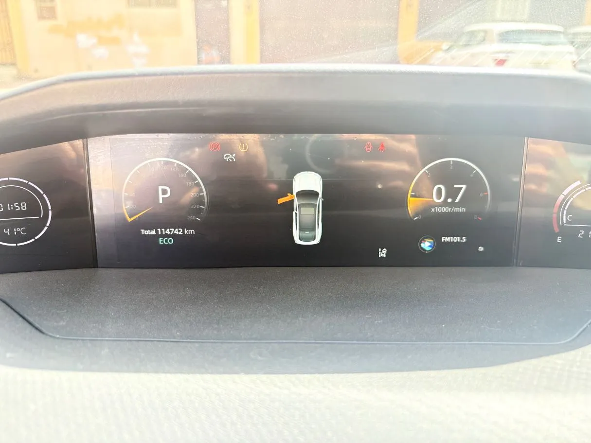 Car image 23