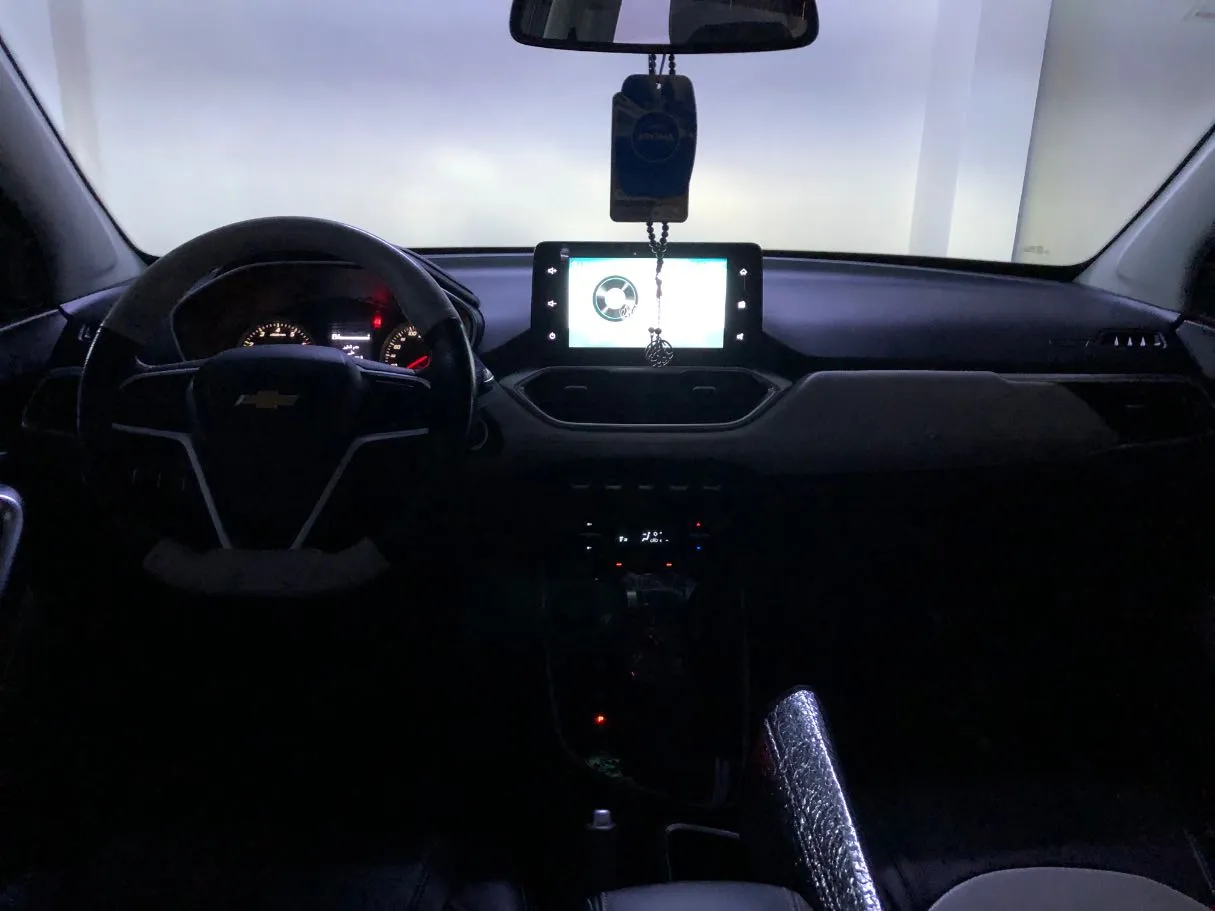 Car image 17