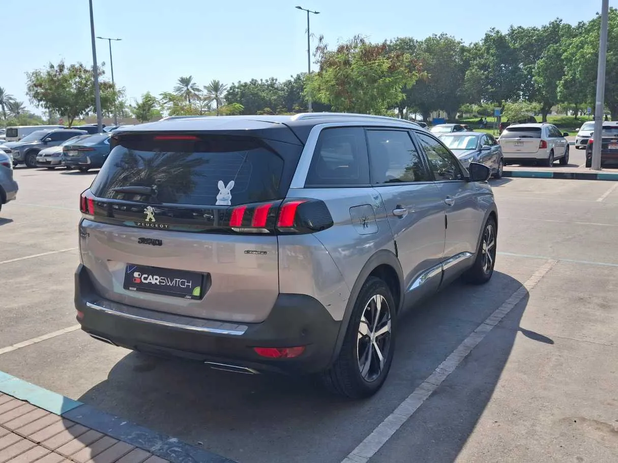 Car image 5