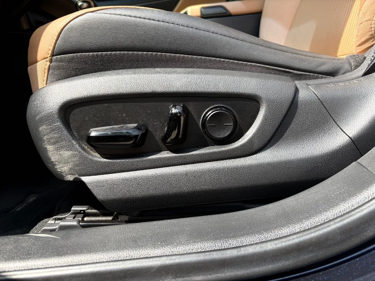 Car image 31