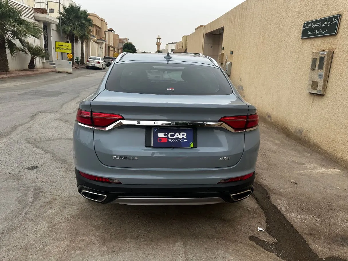 Car image 6