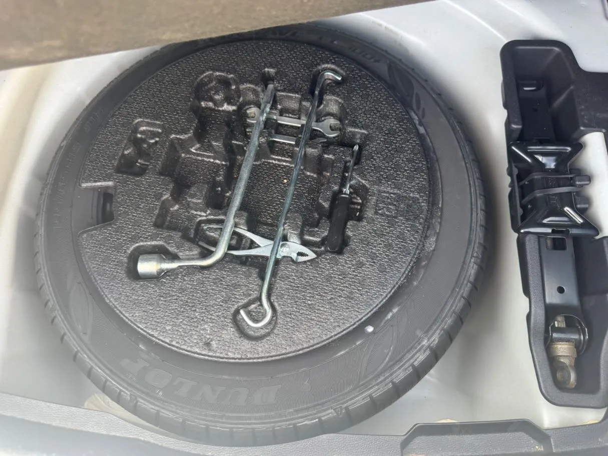 Car image 21