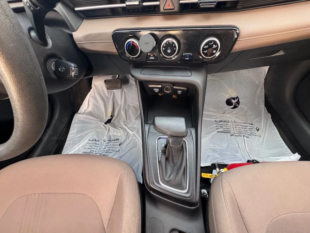 Car image 16