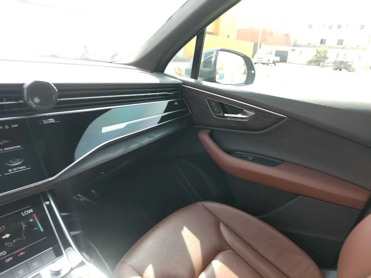 Car image 45